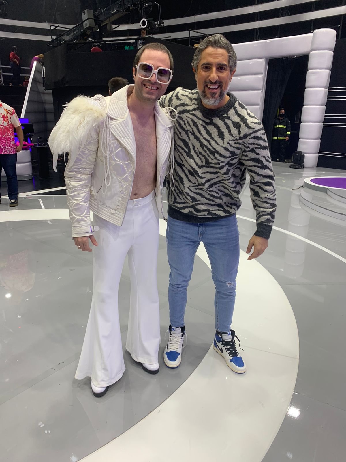 Rafael Dentini e Marcos Mion no palco