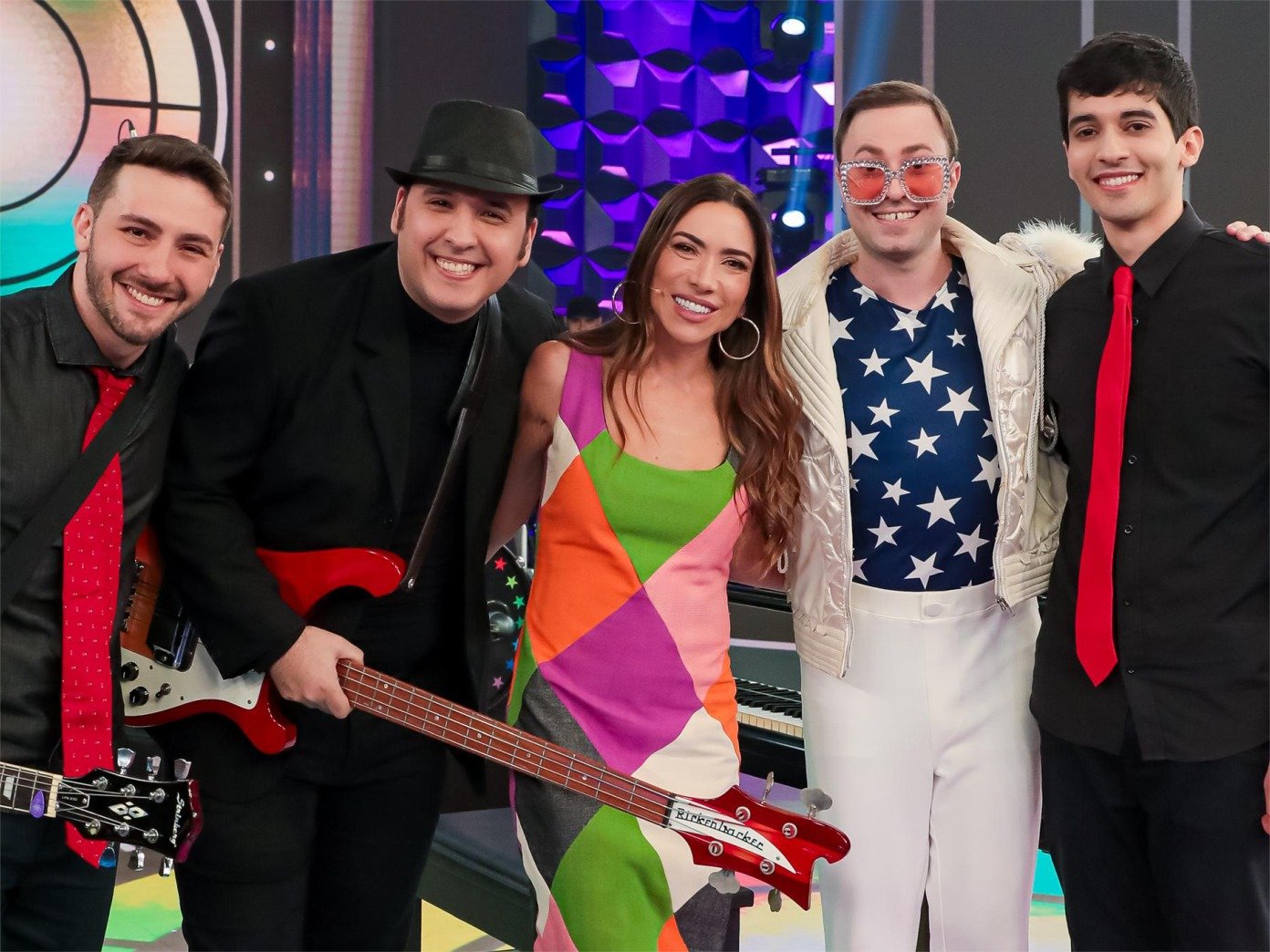 Rafael Dentini, Patrícia Abravanel e banda no Programa Silvio Santos